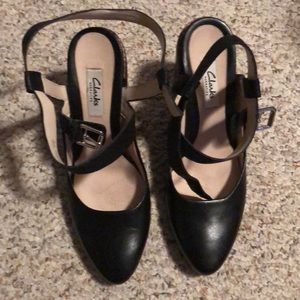 Clarks Artisan Stacked Block Heel Cross Buckle